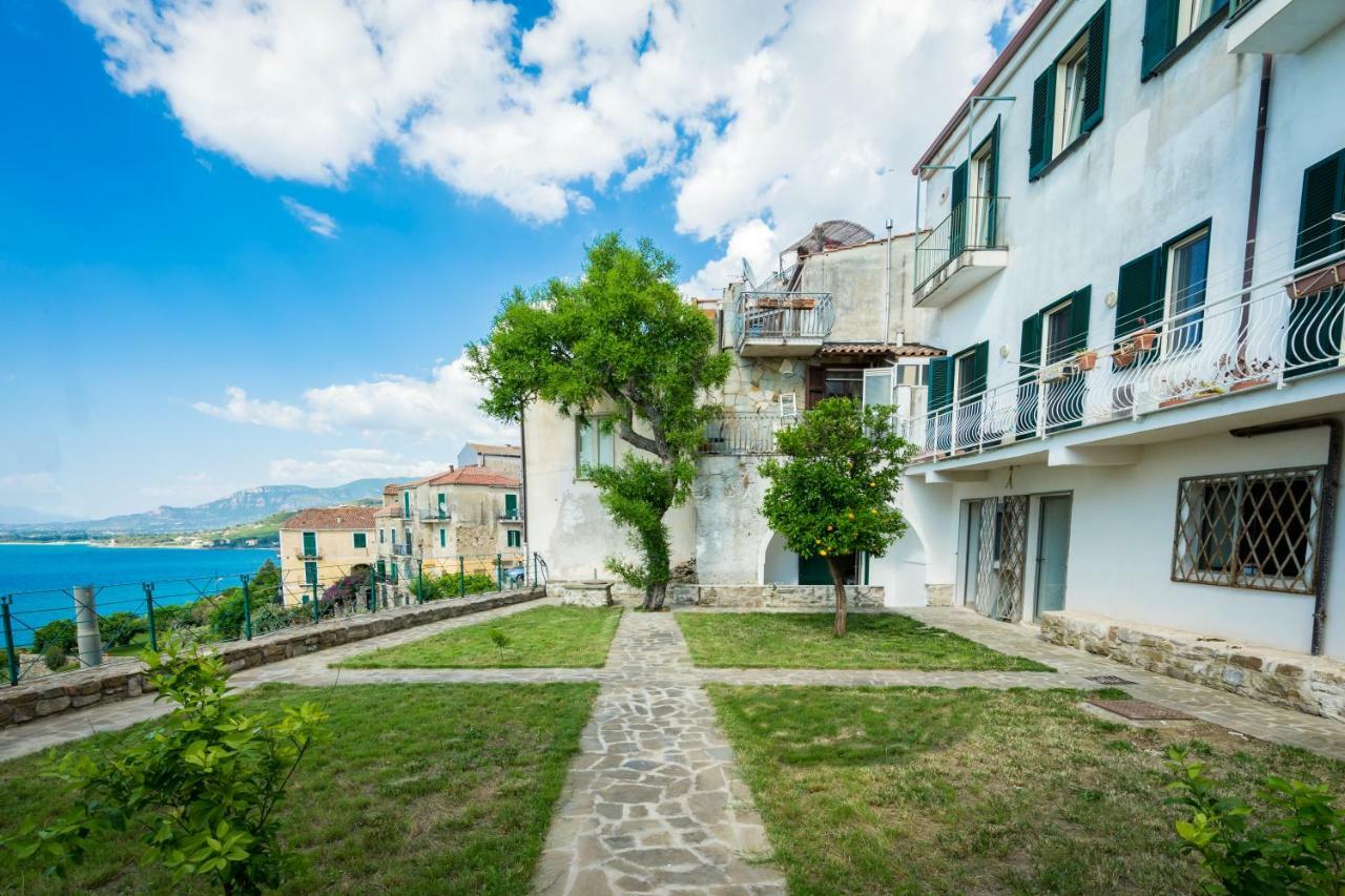 Borgo Dei Saraceni - Suites & Apartments Агрополи Экстерьер фото